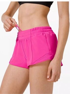 Lululemon Hotty Hot High-Rise Short 2.5" in Sonic Pink Size 4